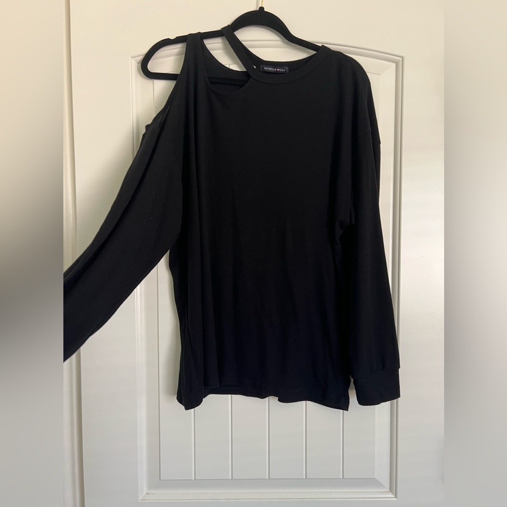 Long Sleeve With Cut Out Shoulder